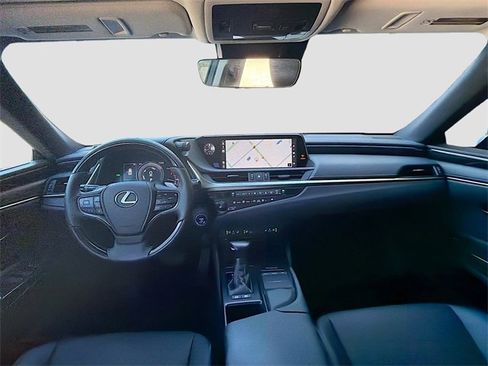 Used 2019 Lexus ES 300h image 15