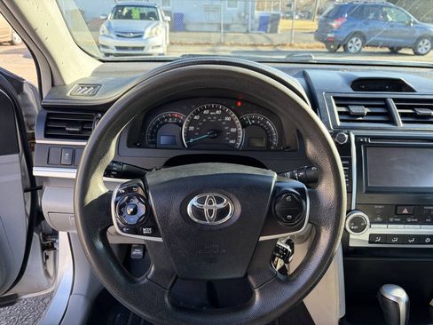 Used 2014 Toyota Camry LE FWD image 9