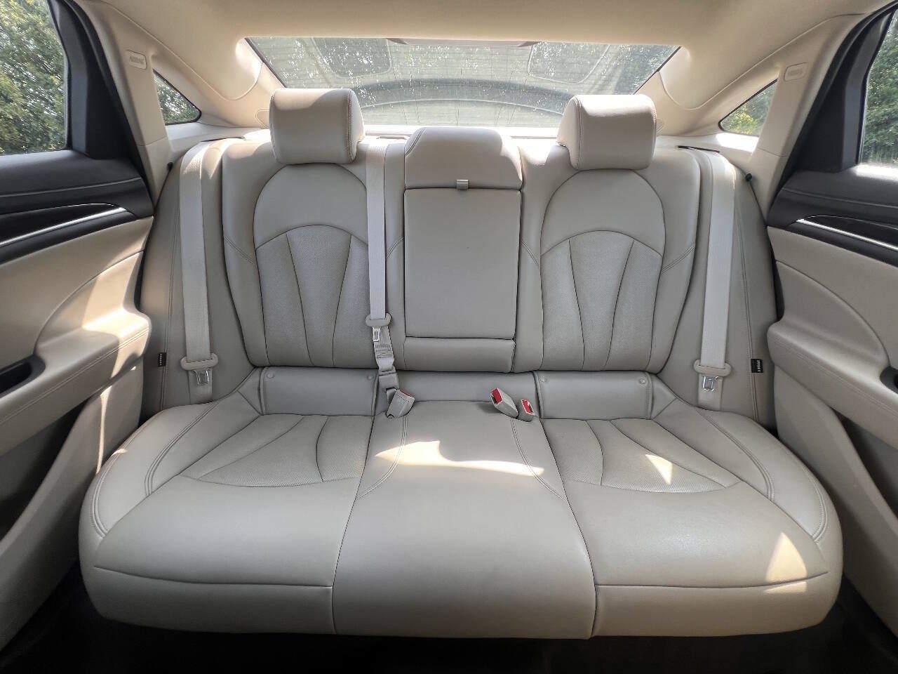 Used 2017 Buick LaCrosse Premium w/ Driver Confidence Package #2 FWD image 28