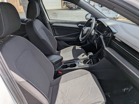 Used 2025 Volkswagen Jetta Sport FWD image 30