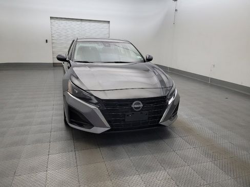 Used 2023 Nissan Altima 2.5 SV w/ SV Premium Package FWD image 14