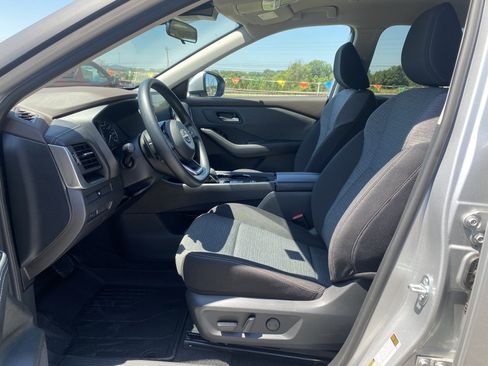 Used 2023 Nissan Rogue SV FWD image 9