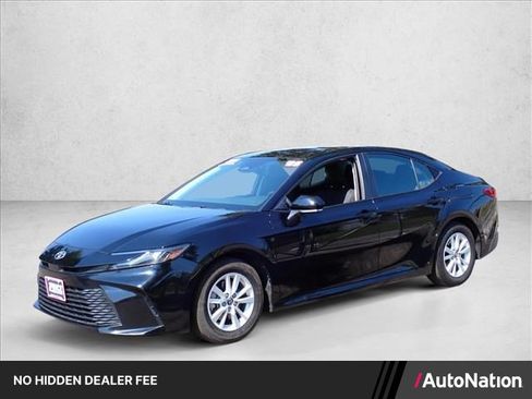 Used 2025 Toyota Camry LE FWD image 1