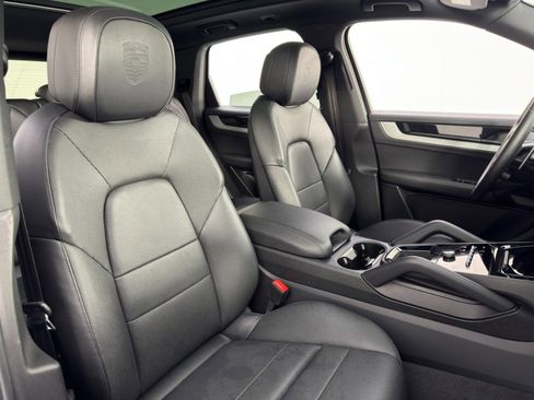 Used 2024 Porsche Cayenne image 41