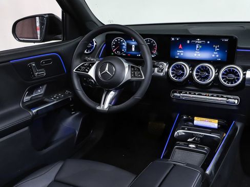 New 2026 Mercedes-Benz GLB 250 4MATIC image 12