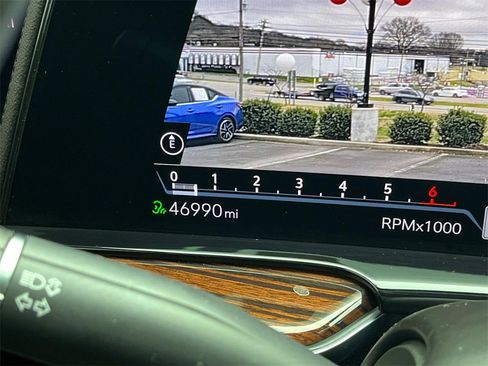 Used 2022 Cadillac Escalade Premium Luxury image 50