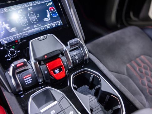 Used 2024 Lamborghini Urus S AWD/4WD image 47
