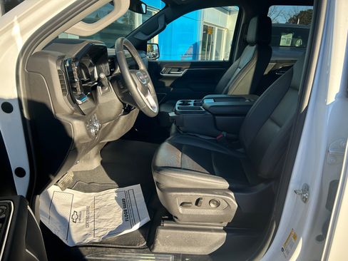 Used 2025 GMC Sierra 1500 SLT image 15