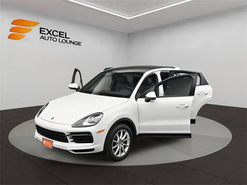 Used 2023 Porsche Cayenne Coupe image 58