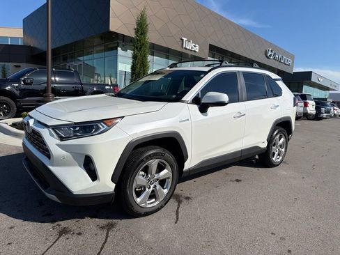 Used 2021 Toyota RAV4 Limited AWD/4WD image 2
