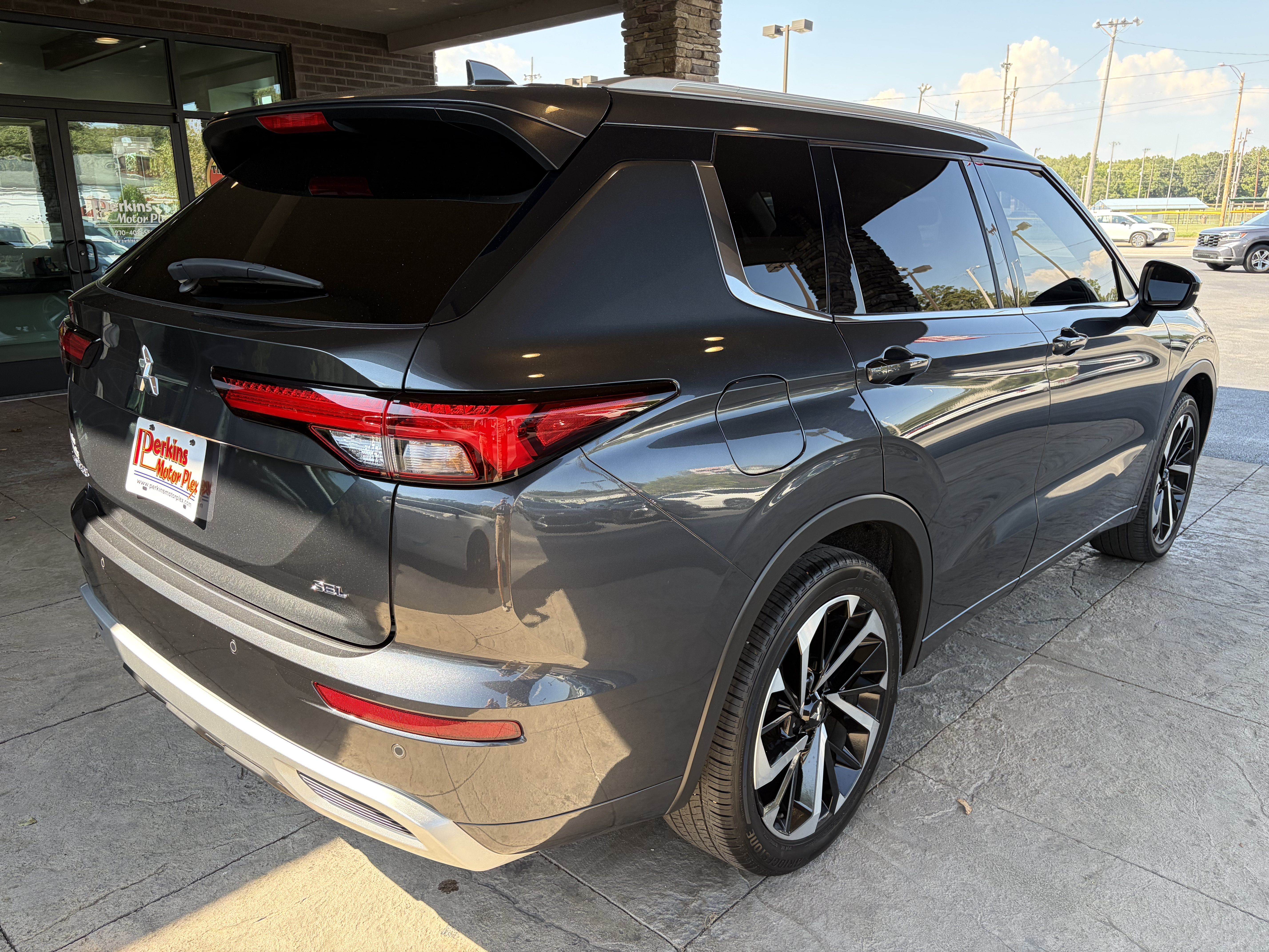 Used 2024 Mitsubishi Outlander SEL FWD image 6