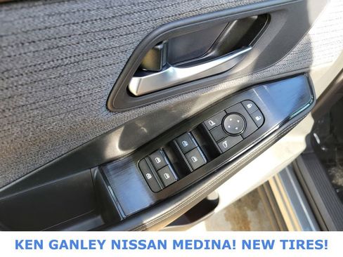 Used 2023 Nissan Rogue SV AWD/4WD image 37