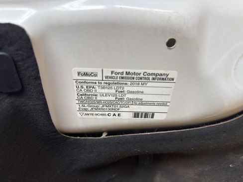 Used 2018 Ford Escape SE FWD image 32