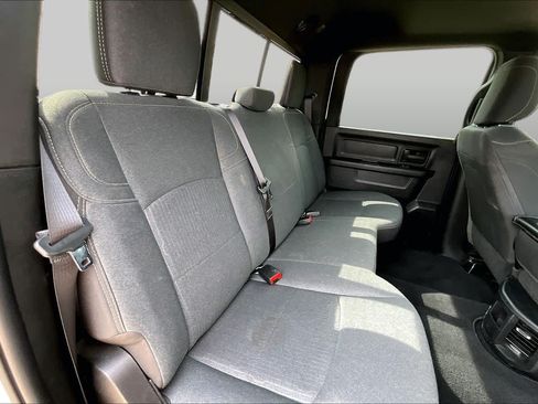 Used 2024 RAM 2500 Tradesman w/ Chrome Appearance Group AWD/4WD image 12