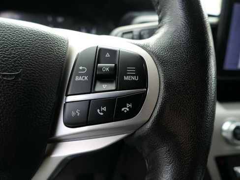 Used 2023 Ford Explorer XLT w/ Equipment Group 202A RWD image 17