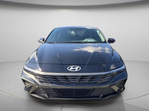 Used 2024 Hyundai Elantra SEL FWD image 3