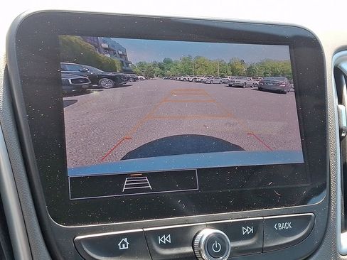 Used 2023 Chevrolet Malibu LS FWD image 17
