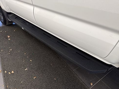 Certified 2017 Toyota Tacoma SR5 image 11