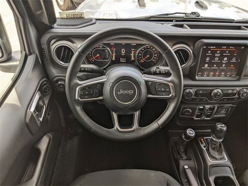 Certified 2018 Jeep Wrangler Unlimited Sahara image 13