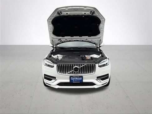 Used 2022 Volvo XC90 T8 Inscription Expression w/ Advanced Package AWD/4WD image 3