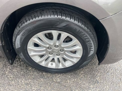 Used 2014 Toyota Sienna XLE image 14