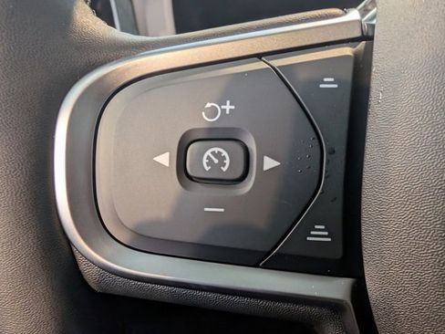 Used 2025 Volvo XC60 B5 Core w/ Protection Package Premier image 17