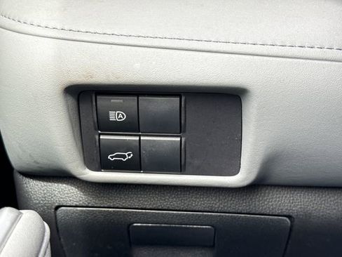 Used 2022 Toyota Highlander LE AWD/4WD image 30