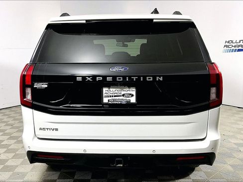 Used 2025 Ford Expedition Active image 4