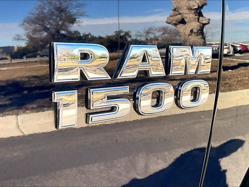 Used 2017 RAM 1500 Express image 9