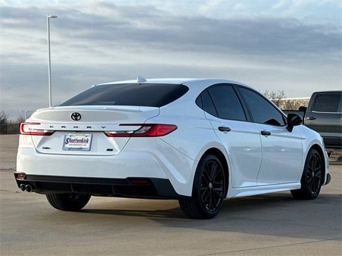 Used 2025 Toyota Camry SE image 8