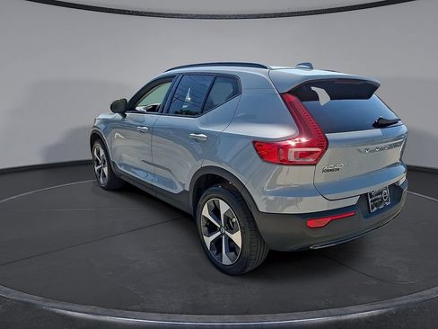 Certified 2026 Volvo XC40 B5 Plus AWD/4WD image 28