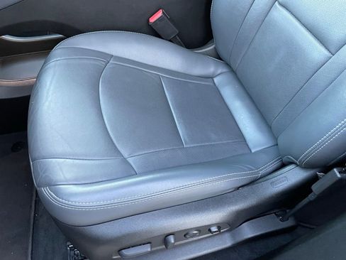 Used 2022 Buick Enclave Premium image 25