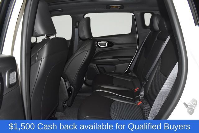 New 2026 Jeep Compass Latitude w/ Sun and Sound Group AWD/4WD image 29