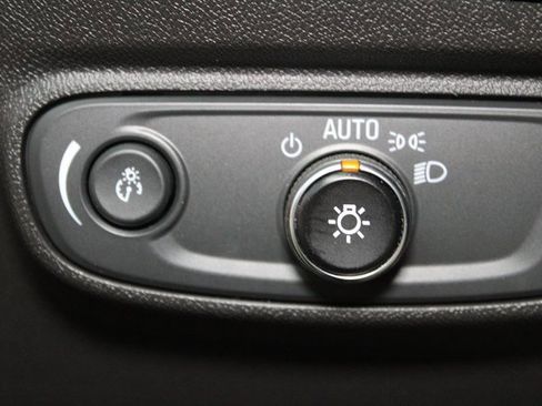 Used 2021 Chevrolet Equinox LT w/ LPO, Floor Liner Package image 19