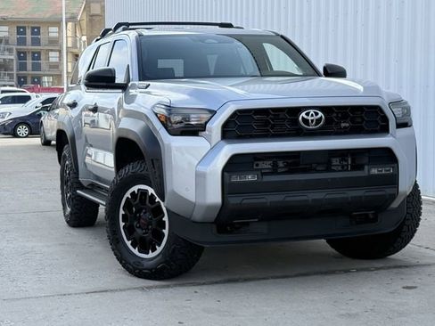 Used 2025 Toyota 4Runner TRD Off-Road image 2
