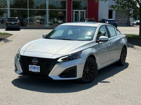 New 2025 Nissan Altima 2.5 SV w/ SV Special Edition Package image 9