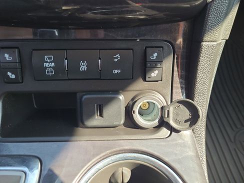 Used 2017 Buick Enclave Leather image 19