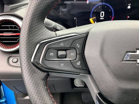 Used 2025 Chevrolet Trax RS w/ Driver Confidence Package FWD image 18