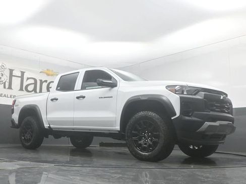 New 2026 Chevrolet Colorado Trail Boss AWD/4WD image 2