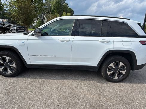 Used 2024 Jeep Grand Cherokee Limited 4xe AWD/4WD image 11