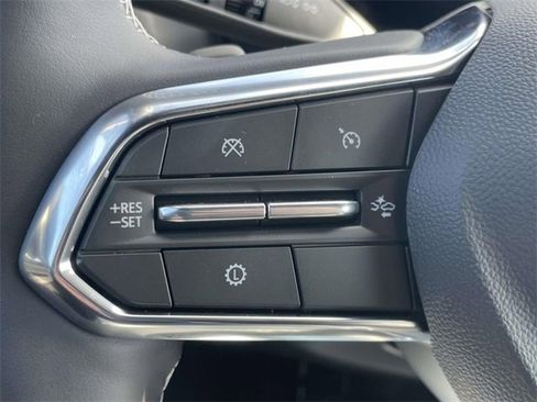 New 2026 Chevrolet Traverse LT image 17