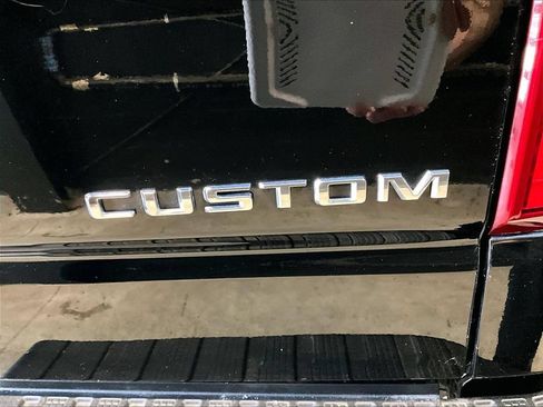 Used 2021 Chevrolet Silverado 1500 Custom Trail Boss AWD/4WD image 29