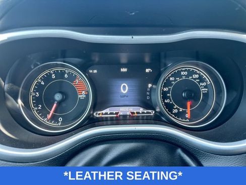 Used 2018 Jeep Cherokee Trailhawk w/ Cold Weather Group AWD/4WD image 4