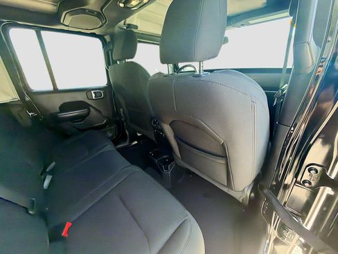 Used 2021 Jeep Wrangler Unlimited Sport image 29