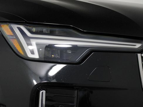 Certified 2025 Volvo XC90 B6 Ultra image 26