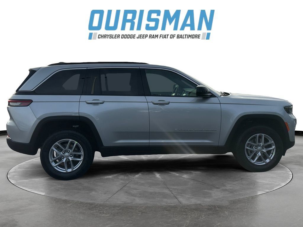 New 2025 Jeep Grand Cherokee Laredo X w/ Luxury Tech Group I AWD/4WD image 7