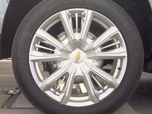 Used 2022 Chevrolet Suburban High Country RWD image 7