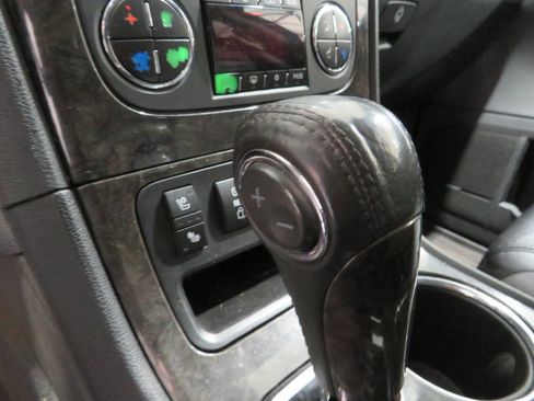 Used 2012 GMC Acadia Denali image 24