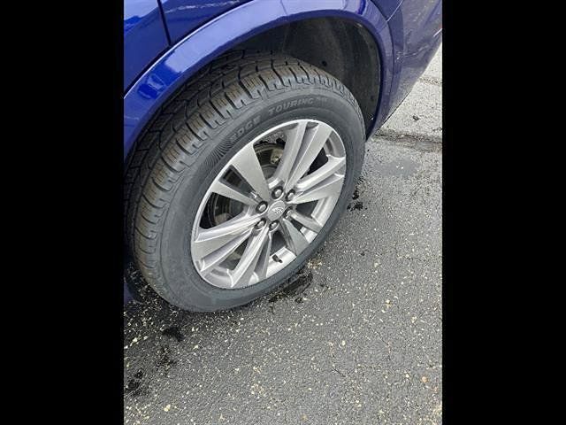 Certified 2024 Cadillac XT6 Premium Luxury w/ Technology Package AWD/4WD image 9