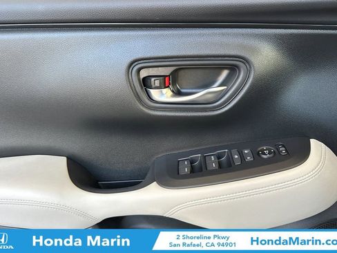 Used 2025 Honda HR-V LX image 14